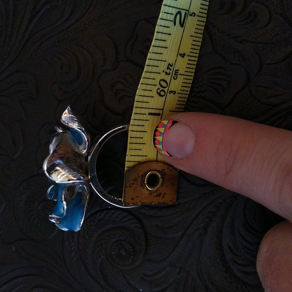 Set of Costume Jewelry Rings - Picture 6 of 9